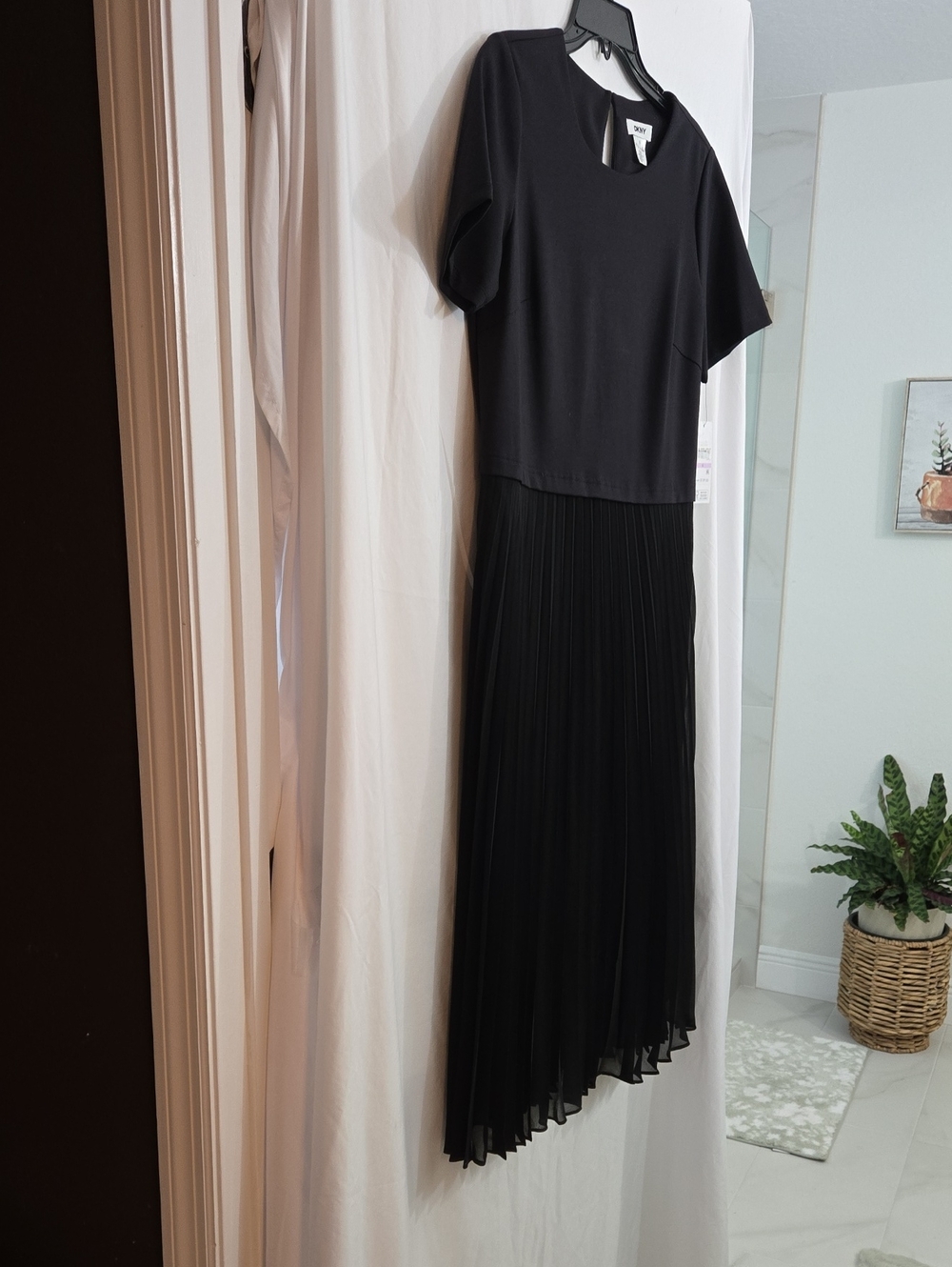 DKNY Black Short-Sleeve Crewneck Dress